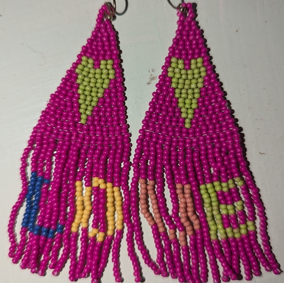 LOVE Earrings handmade beaded hot 🩷 pink 💚 - Picture 5 of 8